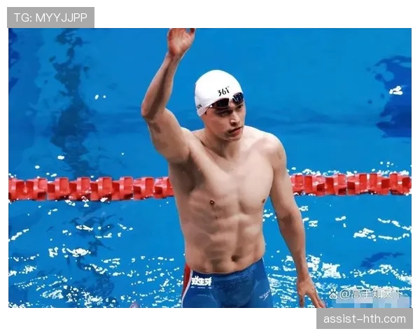 孙杨随手一拍，泳池边那块名表亮得比我年薪还耀眼
